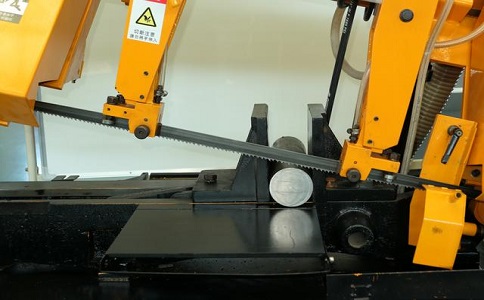 枣阳数控带锯床自动送料精度会出现偏差吗？